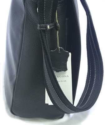 Černá kožená taška přes rameno Hexagona 469563