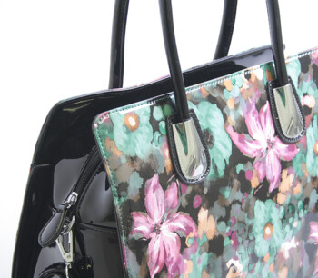 Zelená květovaná kabelka Delami D588 lesklá