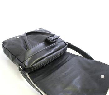 Černá taška přes rameno Bobby Black 1018