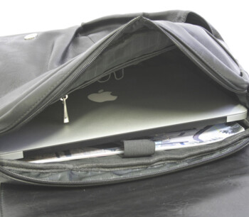 Černá taška přes rameno Bobby Black 1018