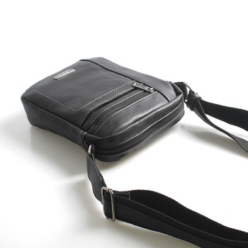 Černá taška přes rameno na doklady Bellugio Blake