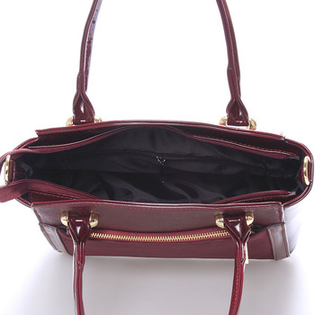 Luxusní vínová lakovaná kabelka se zlatým kováním - Delami Margo