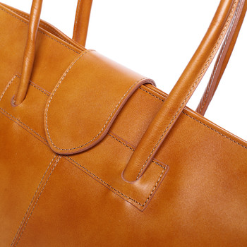 Velká elegantní dámská kožená kabelka světle hnědá - ItalY Zyphire