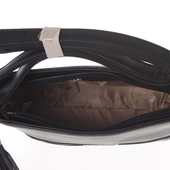 Elegantní černá crossbody kabelka s přívěskem - Silvia Rosa Kait