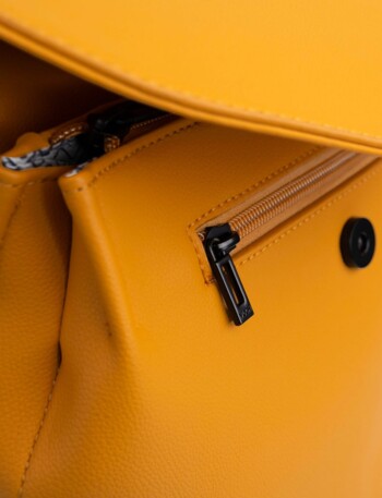 Dámský moderní batoh žlutý - Vuch Loriot Two
