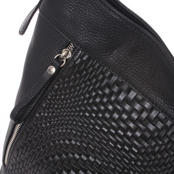 Módní dámská kožená kabelka černá se vzorem - ItalY Margareta