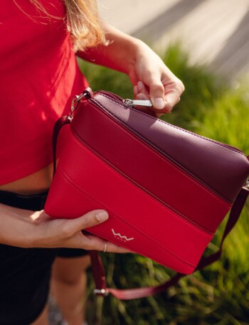 Dámská crossbody kabelka červená - Vuch Coalie Striped Red